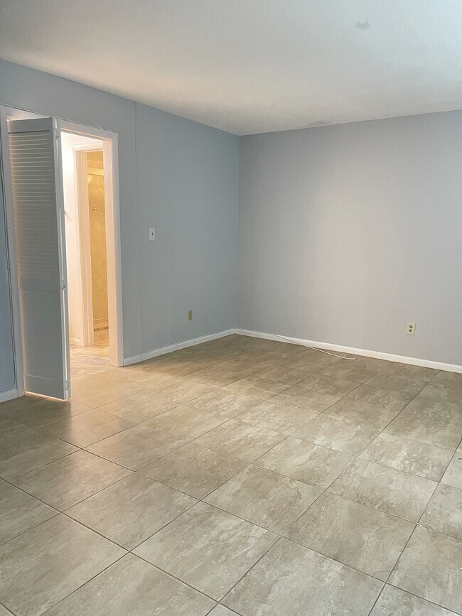 7 Escondido Cir 7 Escondido Cir Altamonte Springs FL 32701