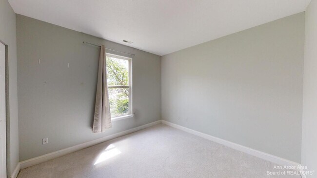 Building Photo - 1408 Fox Pointe Cir