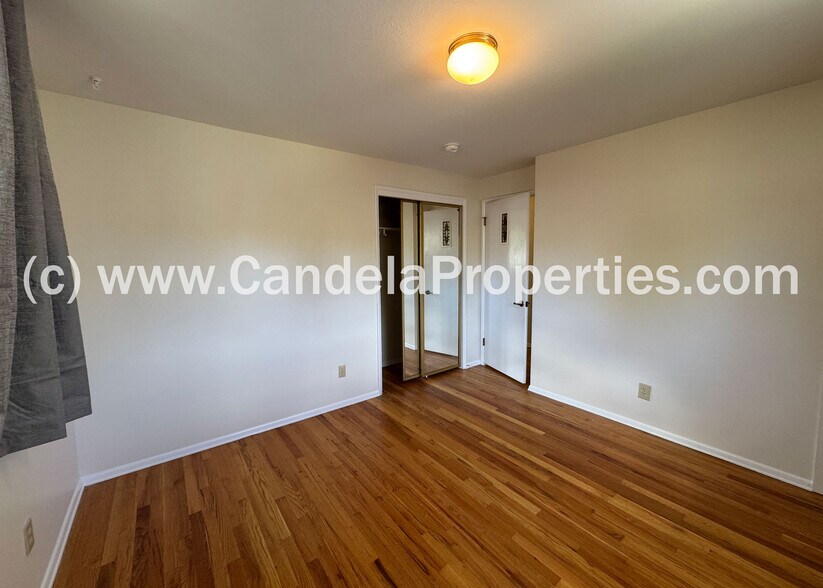 Building Photo - 1021 Adams Dr