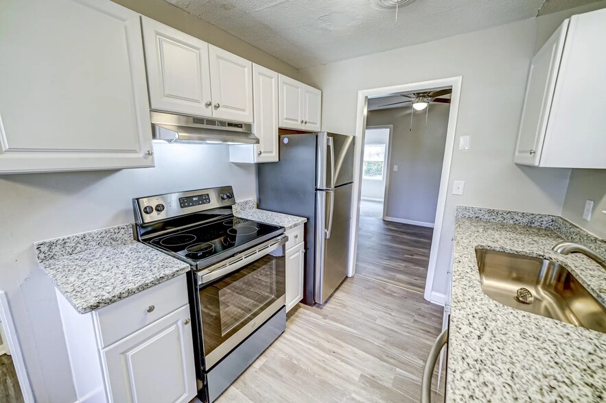 Building Photo - 2839 Glenn Hills Cir