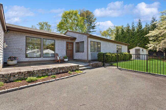 Primary Photo - 49 Drumlin Rd