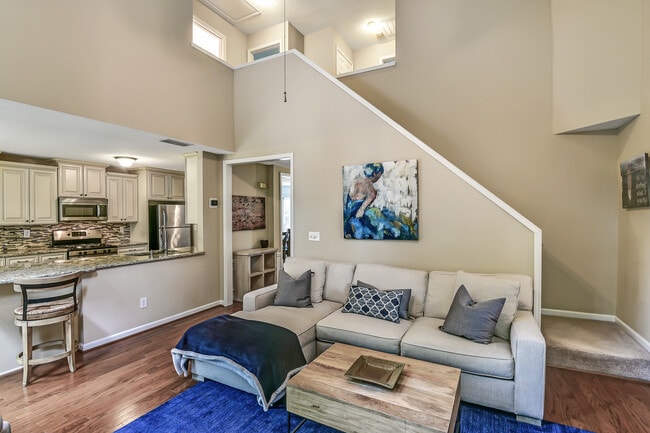 Building Photo - 6165 Pattingham Dr