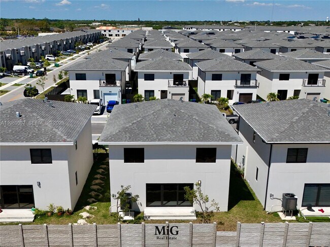 Building Photo - 1374 NW 1st St