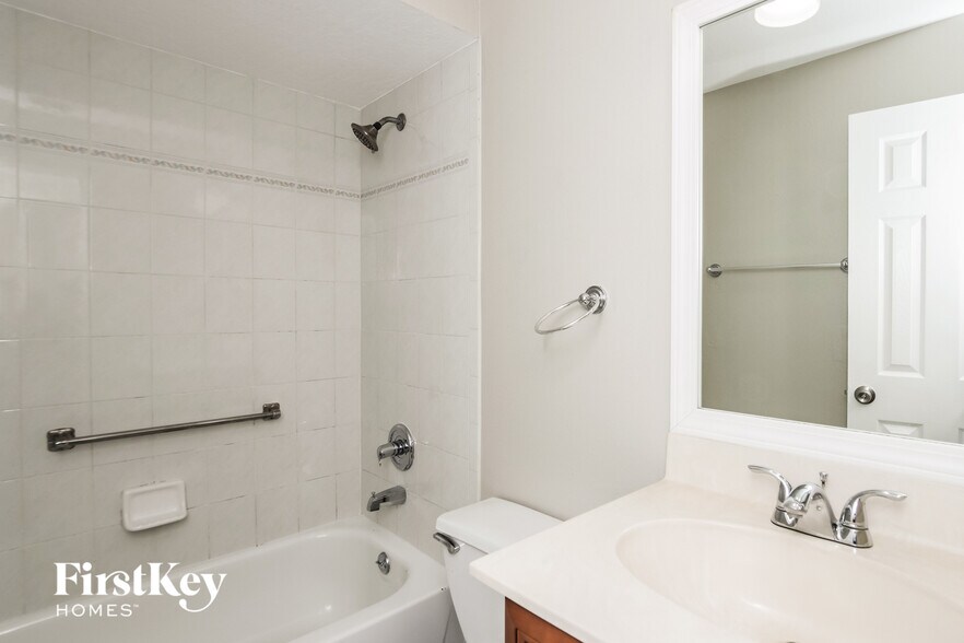 Building Photo - 1278 Ashboro Cir SE