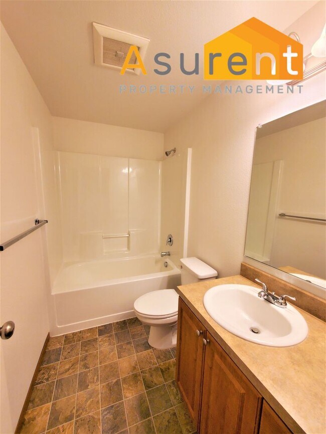 Building Photo - Great 3 Bed 2 Bath Medford Home Available Soon!