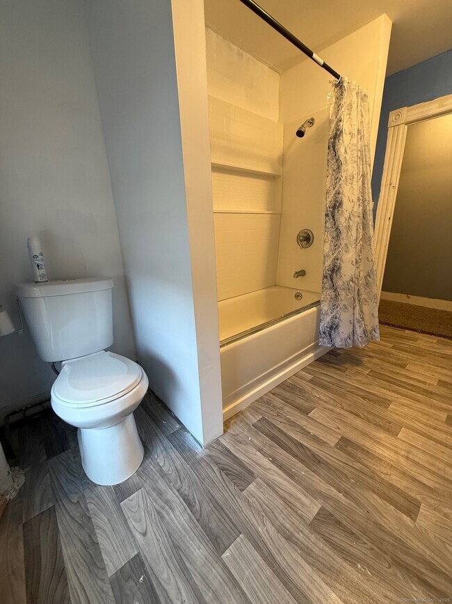 Building Photo - 79 River St