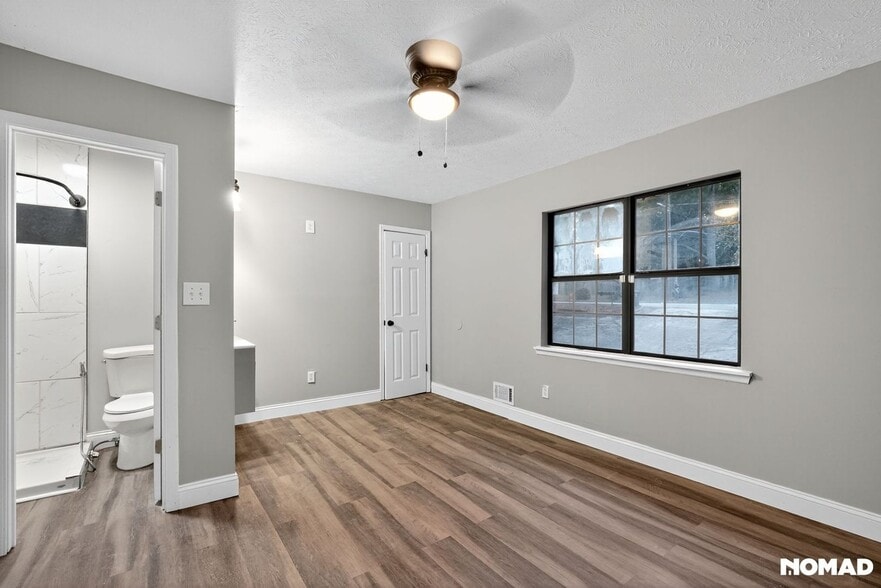 Building Photo - 5952 Stonewall Dr