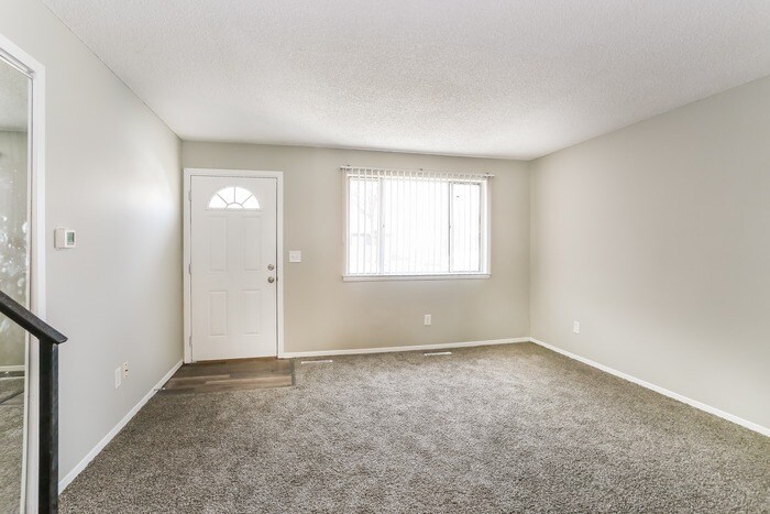 Building Photo - 2710 Moundcrest St