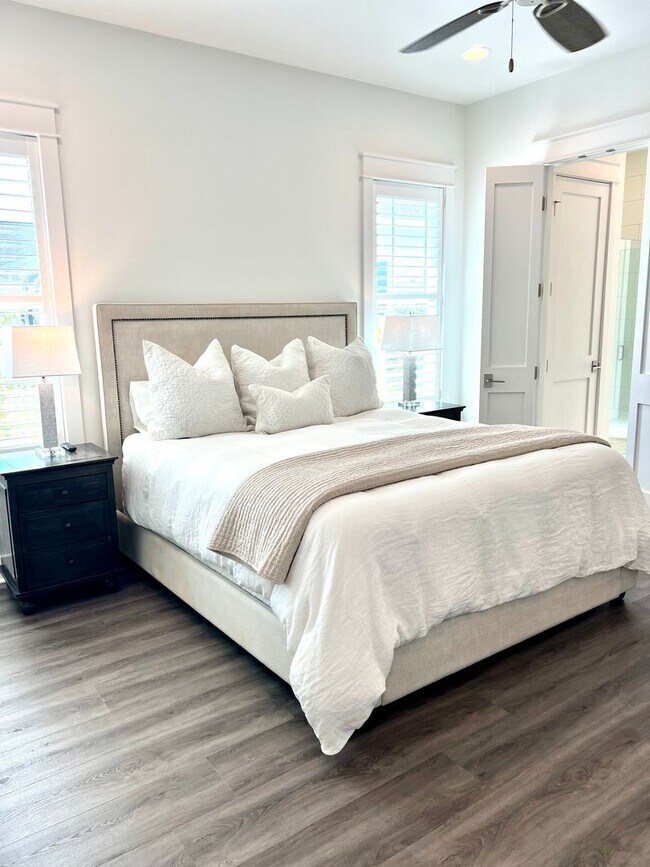 Building Photo - Coming Soon,  available February 15th______Furnished