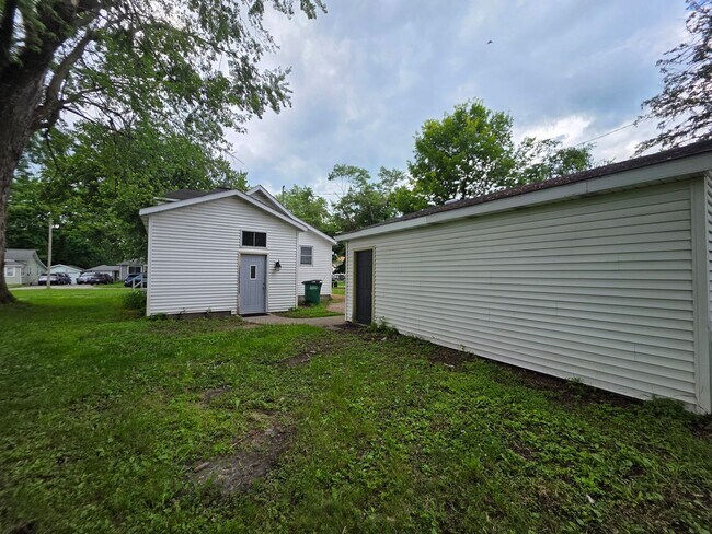 Building Photo - 4 Bed 2 Bath Single Family Home in Wisconsin Rapids
