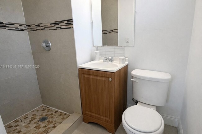 Building Photo - 3110 SW 33rd Ave