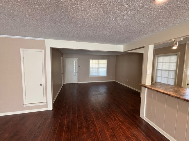 Building Photo - 6341 Wedgewick Cove