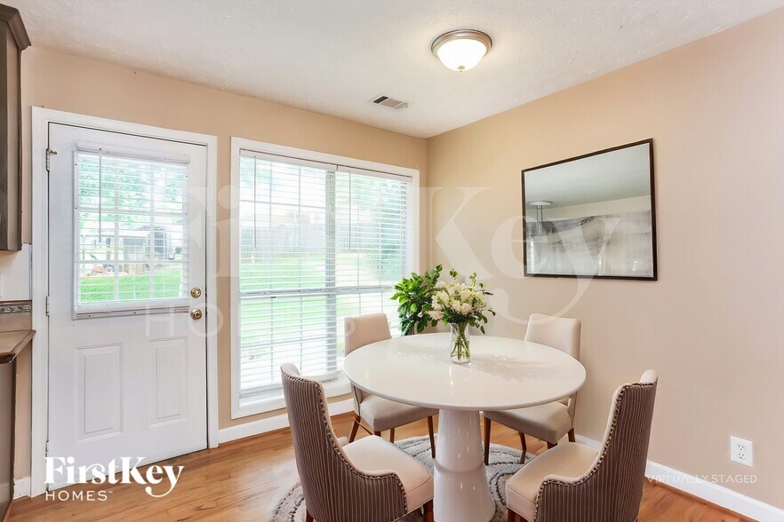 Building Photo - 5082 Memory Ln