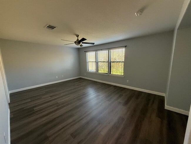 Building Photo - 828 Oatmeal Drive