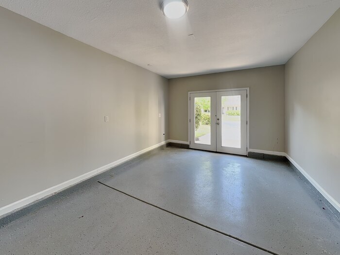 Building Photo - 2873 Signal Ct SW
