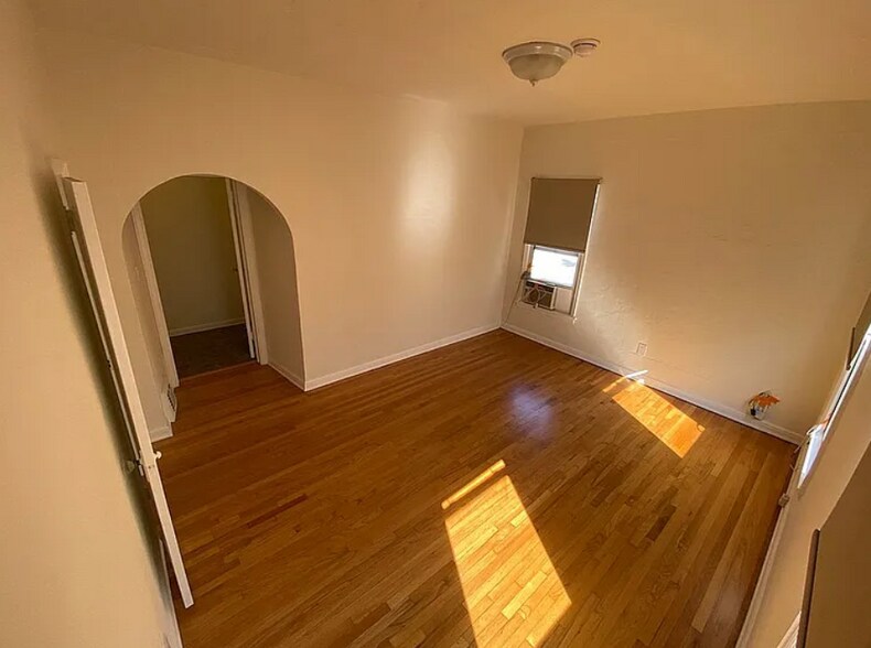 Building Photo - 320 N Genesee Ave