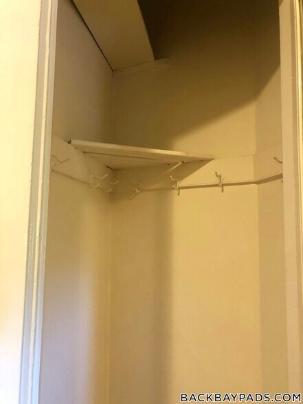 Building Photo - 504 Beacon St