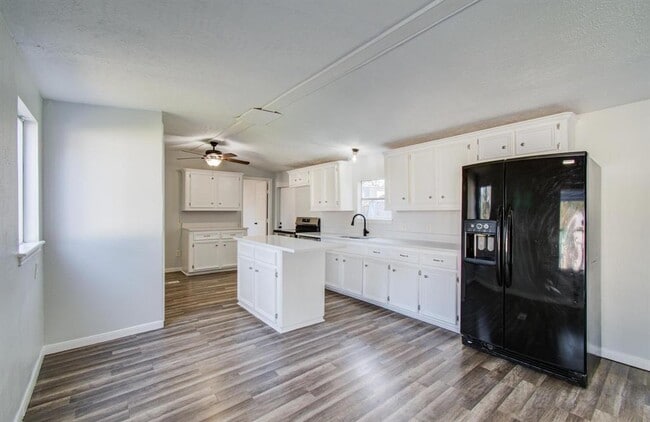 Building Photo - 13419 Commander Cir