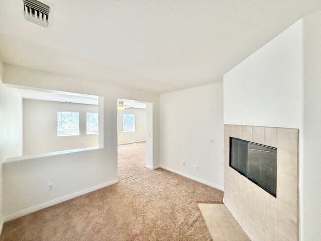 Building Photo - 40053 Montage Ln