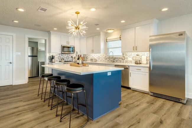 Building Photo - 1508 103rd St