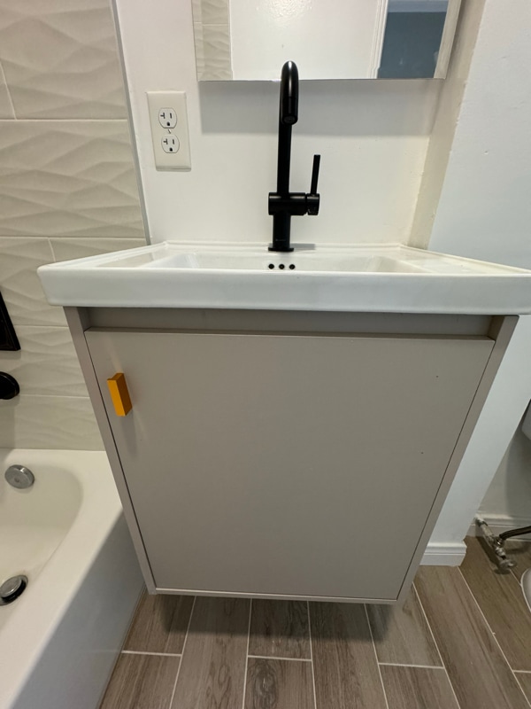 Building Photo - 3740 S Bentley Ave