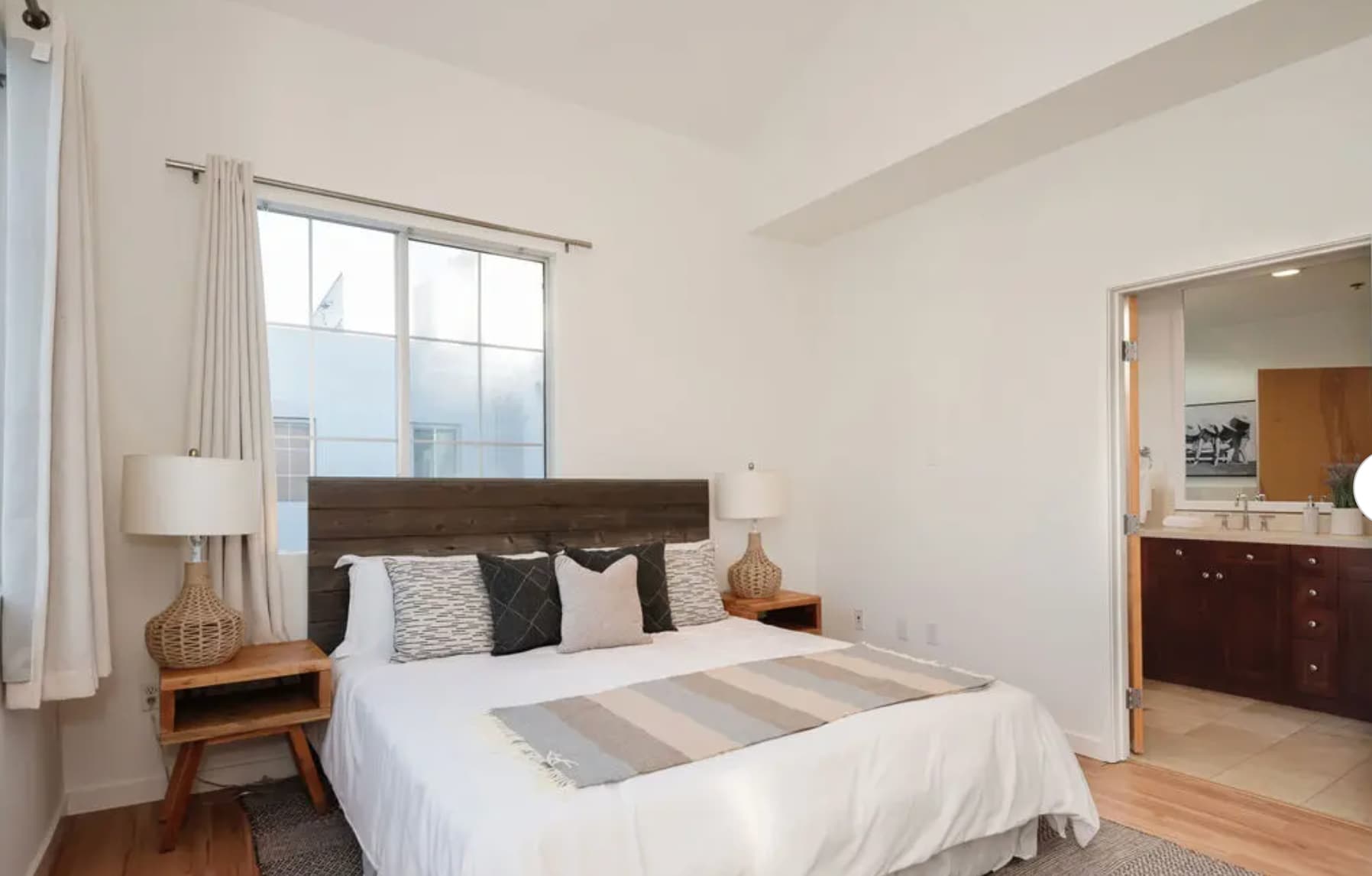 Building Photo - 5400 Playa Vista Dr