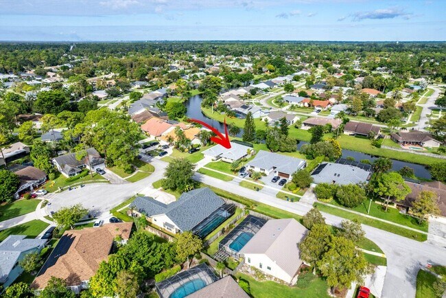 Building Photo - 13471 Barberry Dr
