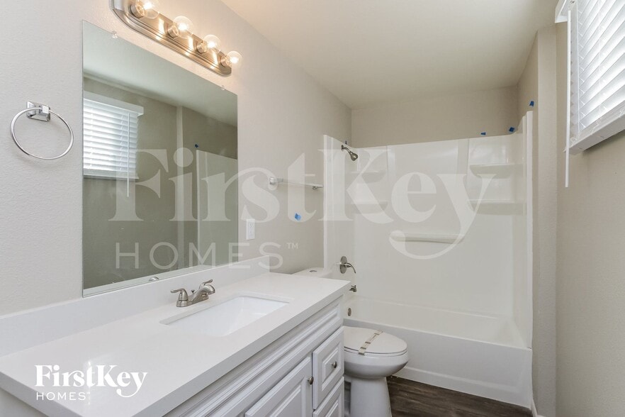 Building Photo - 4647 W Keim Dr
