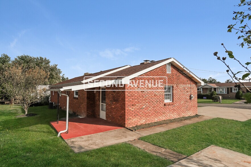 Building Photo - 1003 Locust Dr