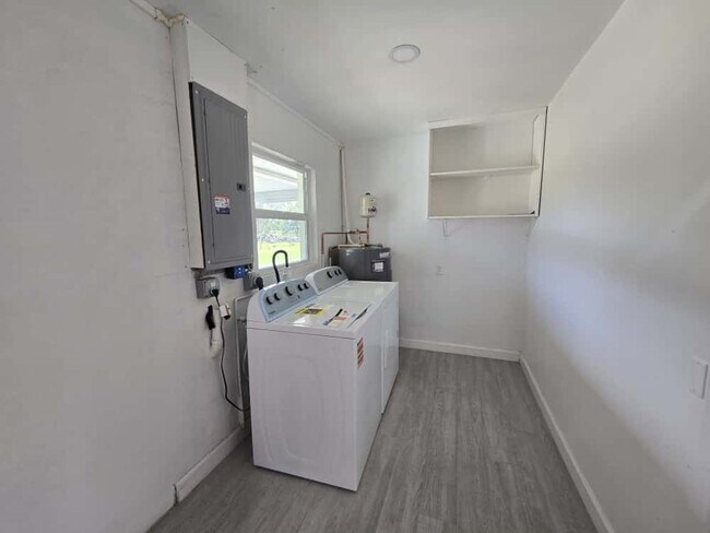 Building Photo - Beautiful Fort Pierce Home – Great Locatio...