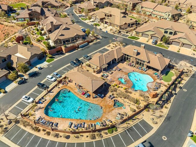 Building Photo - 4221 Torrey Pines Dr