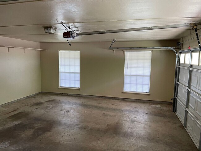 Building Photo - Beautiful 3 Bedroom Shreveport Home