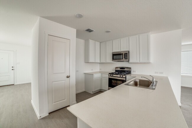 Building Photo - 5202Morgan Crest