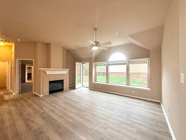 Building Photo - 4501 Aspen Glen Rd