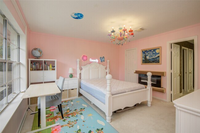 Building Photo - 3902 Lyndhurst Pl