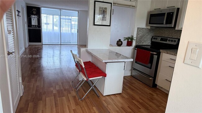 Building Photo - 8300 Sunrise Lakes Blvd