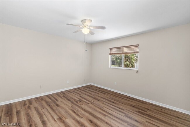 Building Photo - 2721 SW 12th Ave