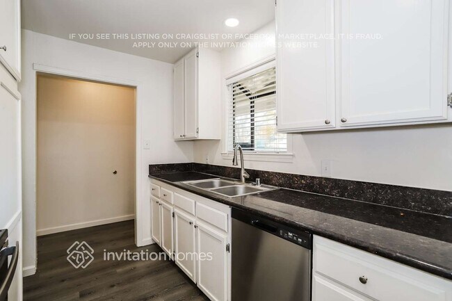 Building Photo - 6809 Linda Sue Way