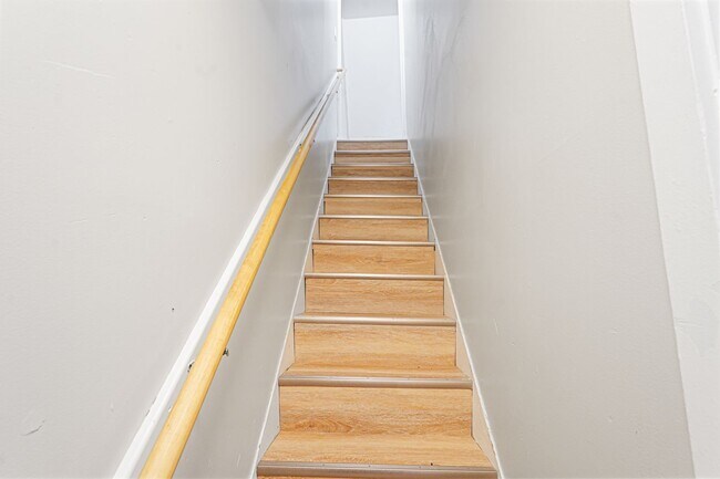 Building Photo - rent to own newly renovated condo