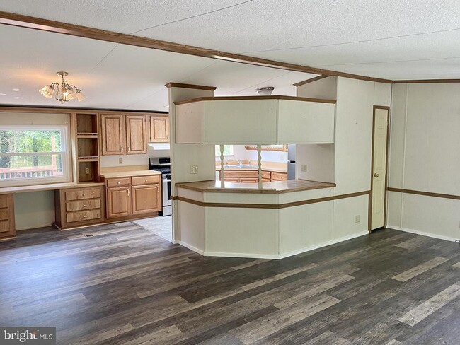 Building Photo - 746 Sawmill Rd