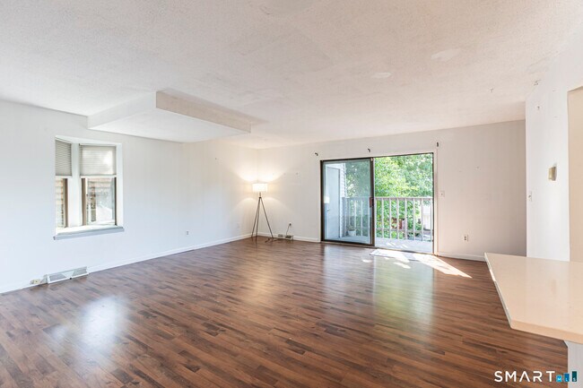 Building Photo - 60 Overlook Ave