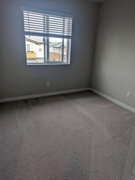 Building Photo - 19310 36th Ave SE