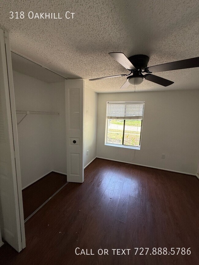 Building Photo - 318 Oakhill Ct