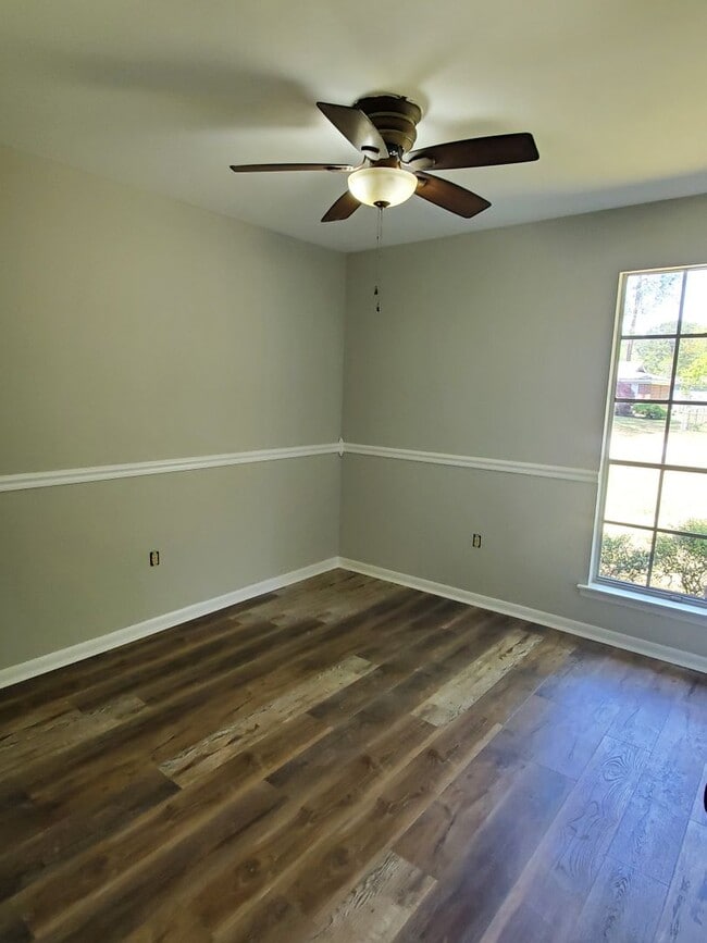 Building Photo - Newly remodeled, 3 bedroom, 2 bath home with large fenced in backyard in the heart of Rincon