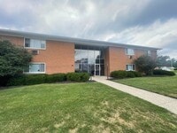 Building Photo - 3101 Bromley Pl