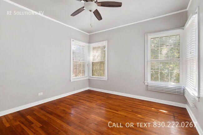 Building Photo - 336 E Lullwood Ave