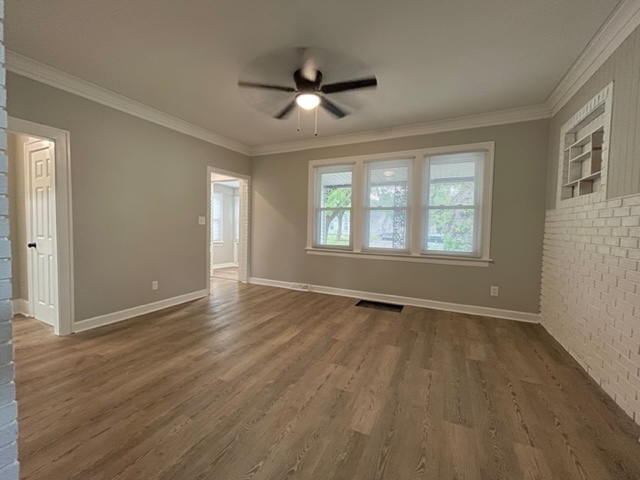 Living Room - 3860 Colbourne St