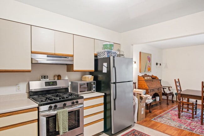 Building Photo - 103 N Bennett St