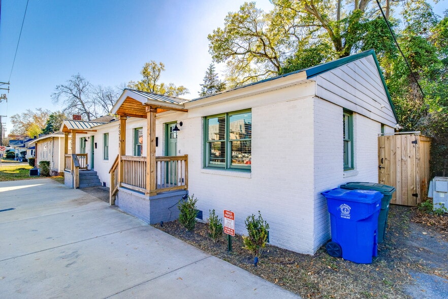 Building Photo - 2311 Bull St