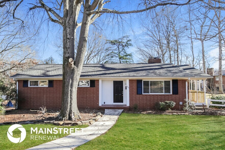 Primary Photo - 1521 Drumcliffe Rd SW